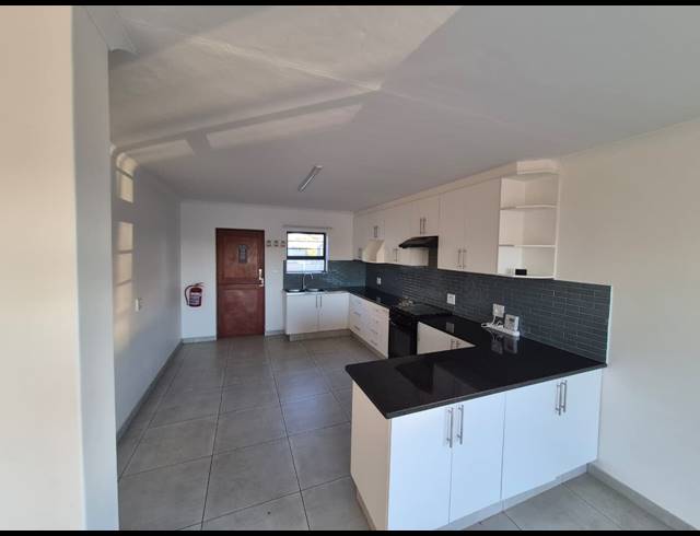 3 BEDROOM TOWNHOUSE FOR SALE IN MOSSEL BAY CENTRAL